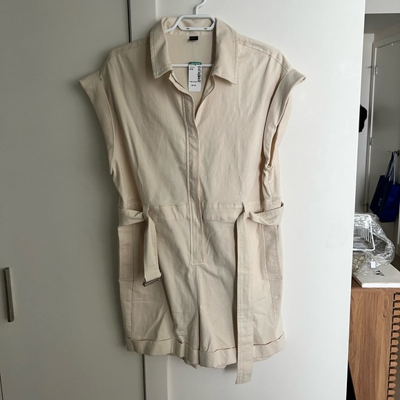 Ivory Belted zip-up romper in medium - Picture 4 of 7